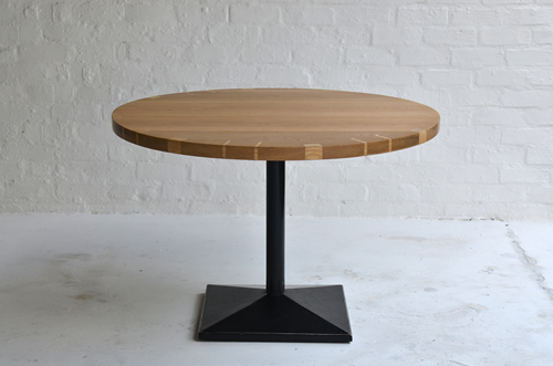 003 Tables - Round Oak dining table, 4 seater L:107cm